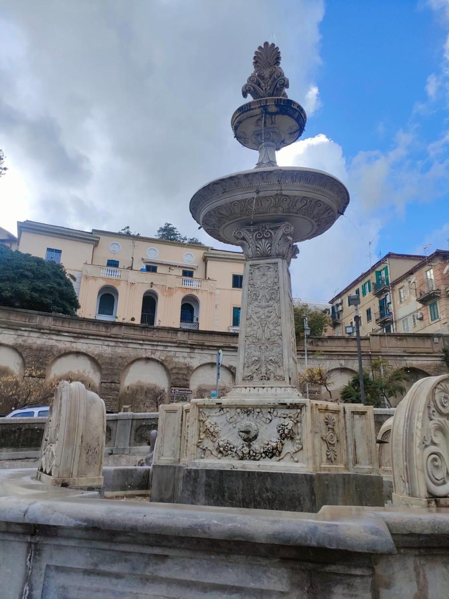 Fontana Falconieri Boutique Hotel Messina Exterior foto
